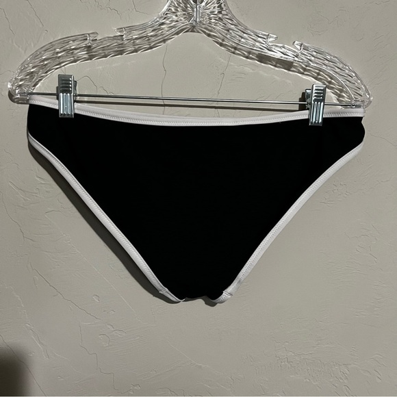 Athleta Bundle High Neck KeyHole Strappy Bikini Top & 2 Athleta Bikini Bottoms - Picture 11 of 16